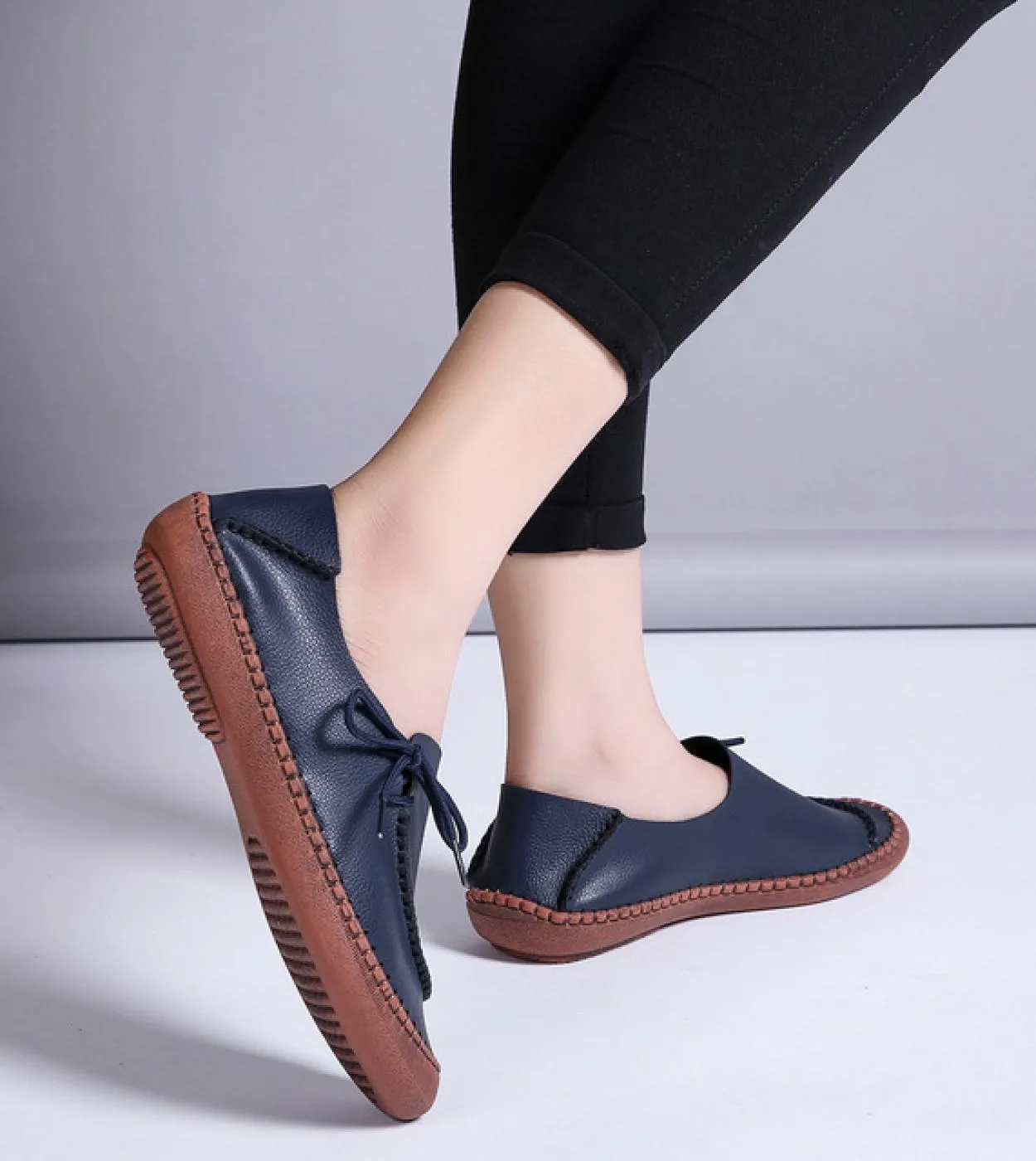 2022 New Plus Size Scarpe da donna Fashion Lace Up Casual Mocassini piatti Donna Suola morbida in gomma Scarpe da passeggio Zapa