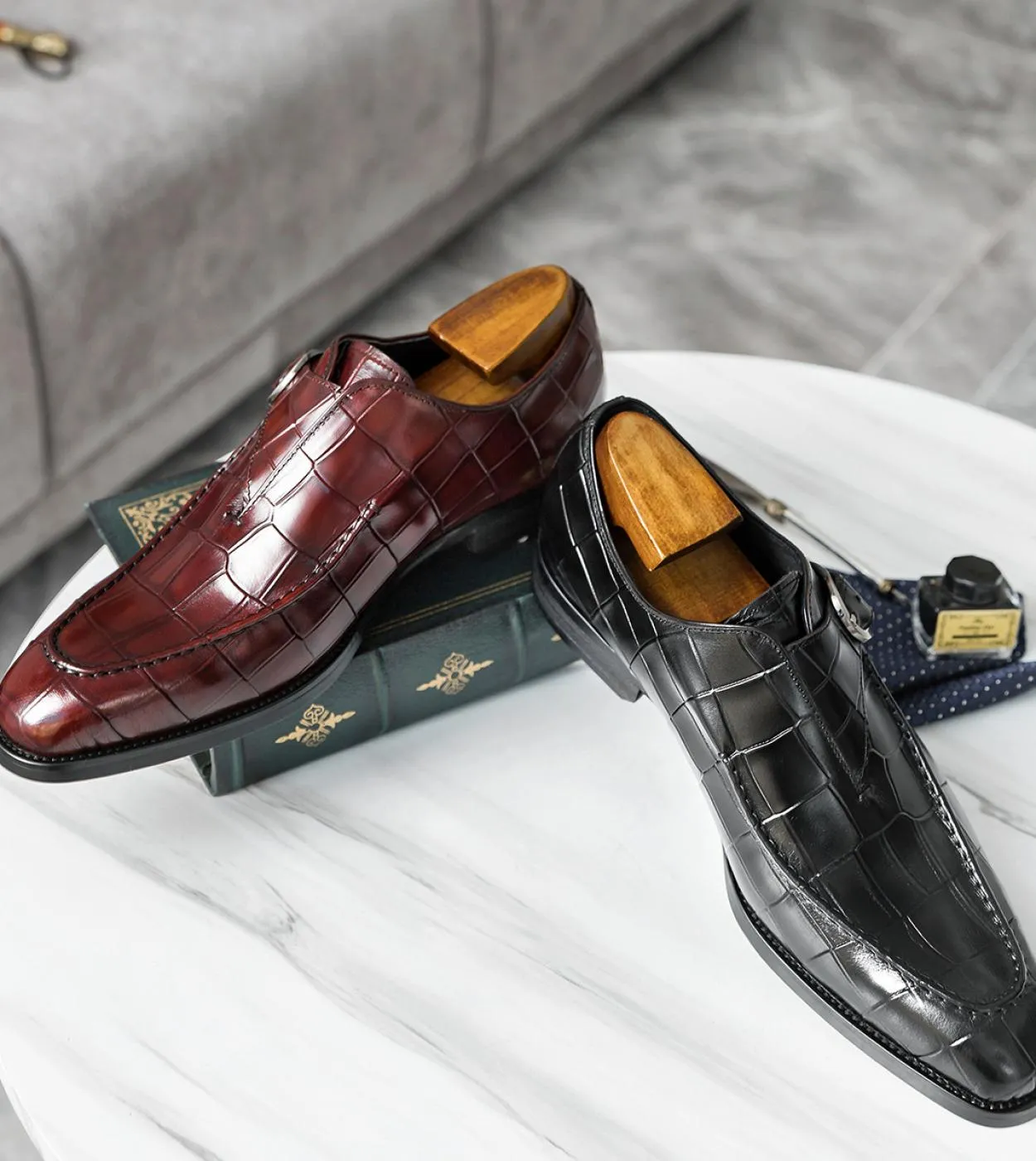 2023 Mocassini eleganti da uomo in stile autunno nuovo Scarpe da lavoro casual con fibbia in vera pelle di mucca di lusso