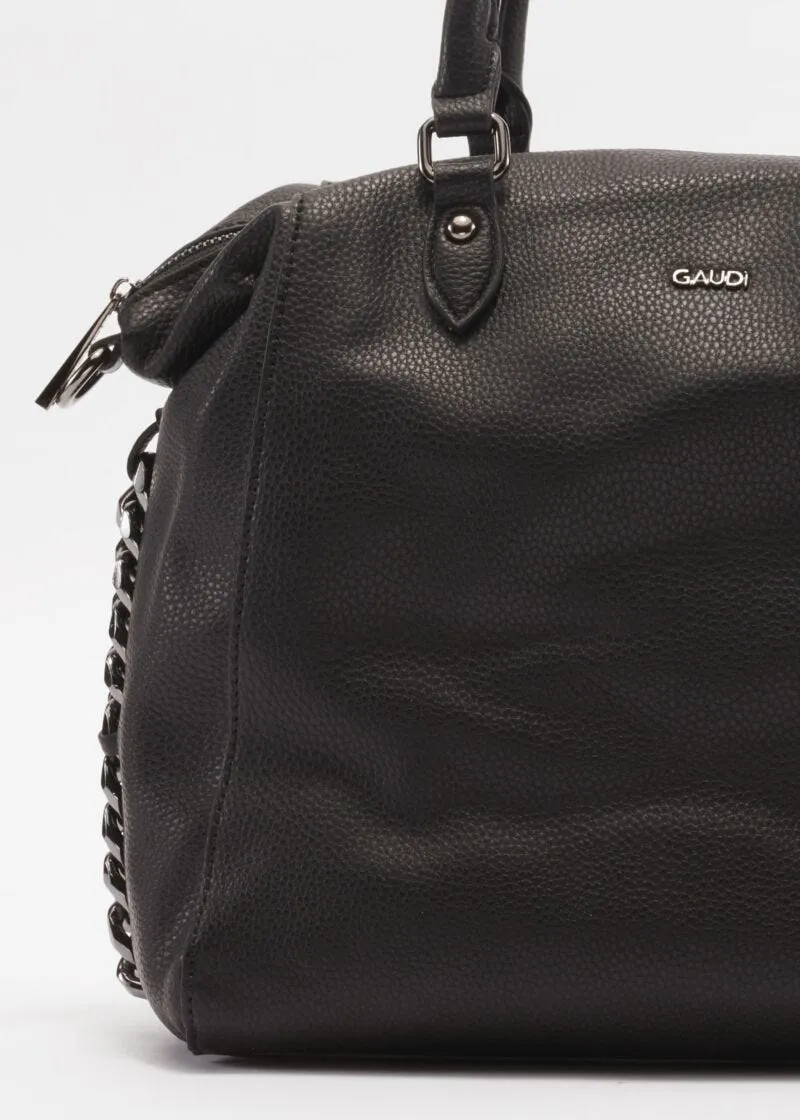 Borsa con decorazione di catene metalliche