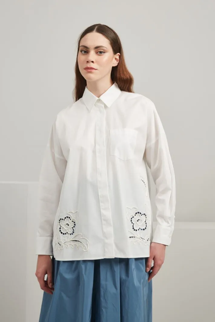 Camicia con ricamo