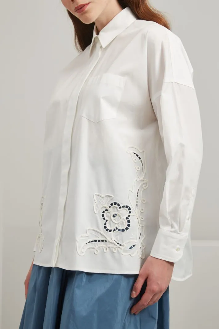 Camicia con ricamo