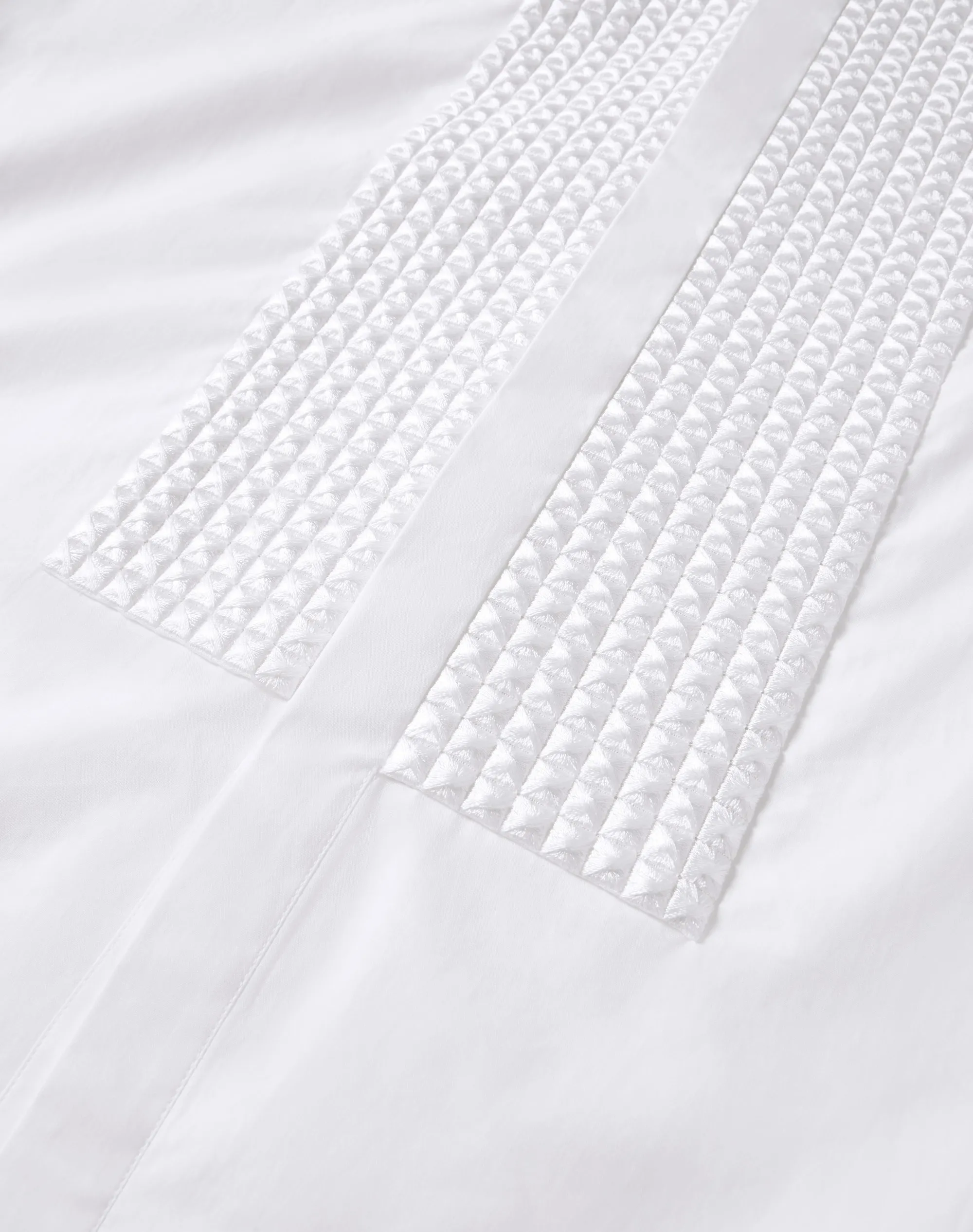 CAMICIA IN POPELINE DI COTONE CON PLASTRON RICAMATO