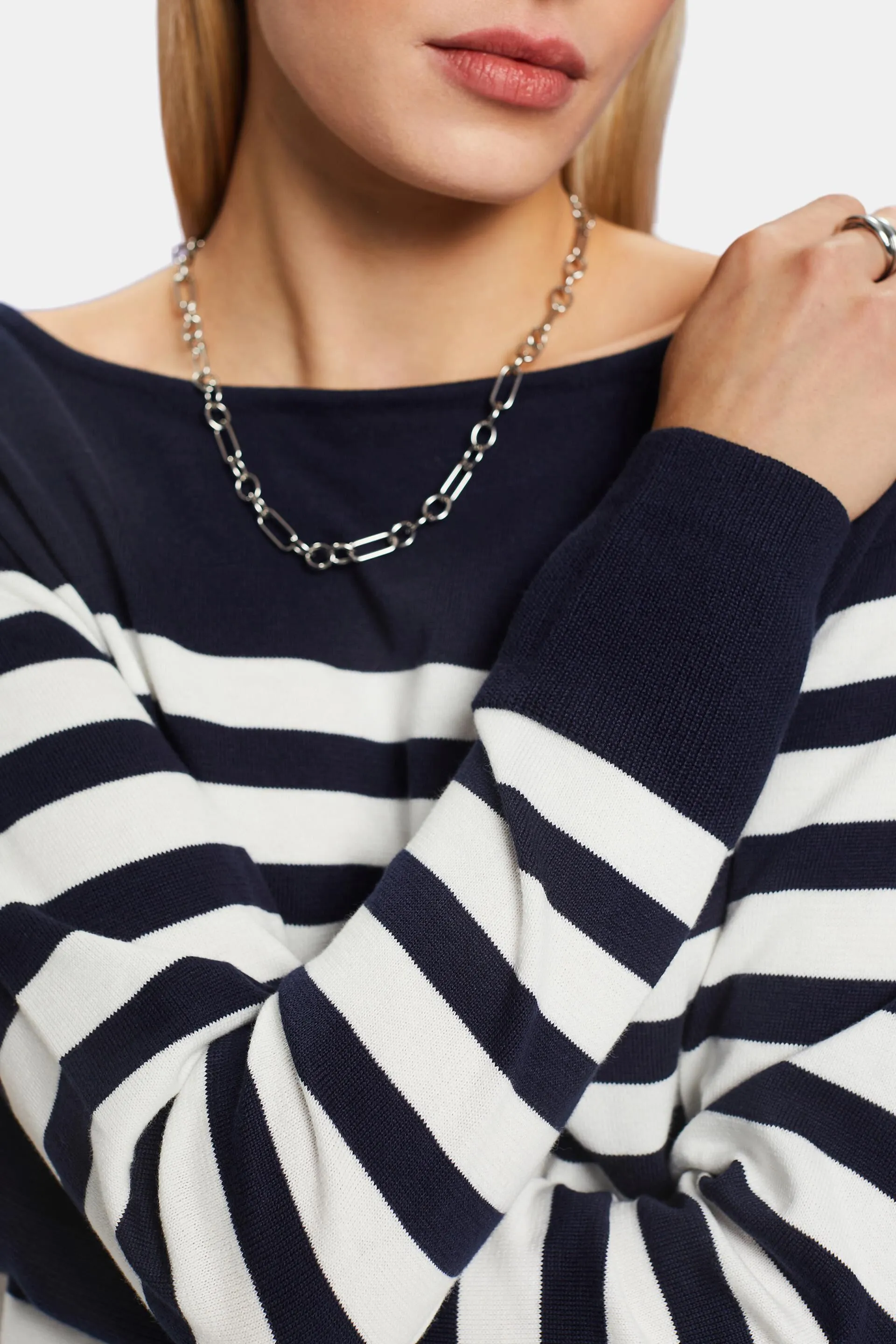 Felpa in cotone a righe con scollo a barchetta