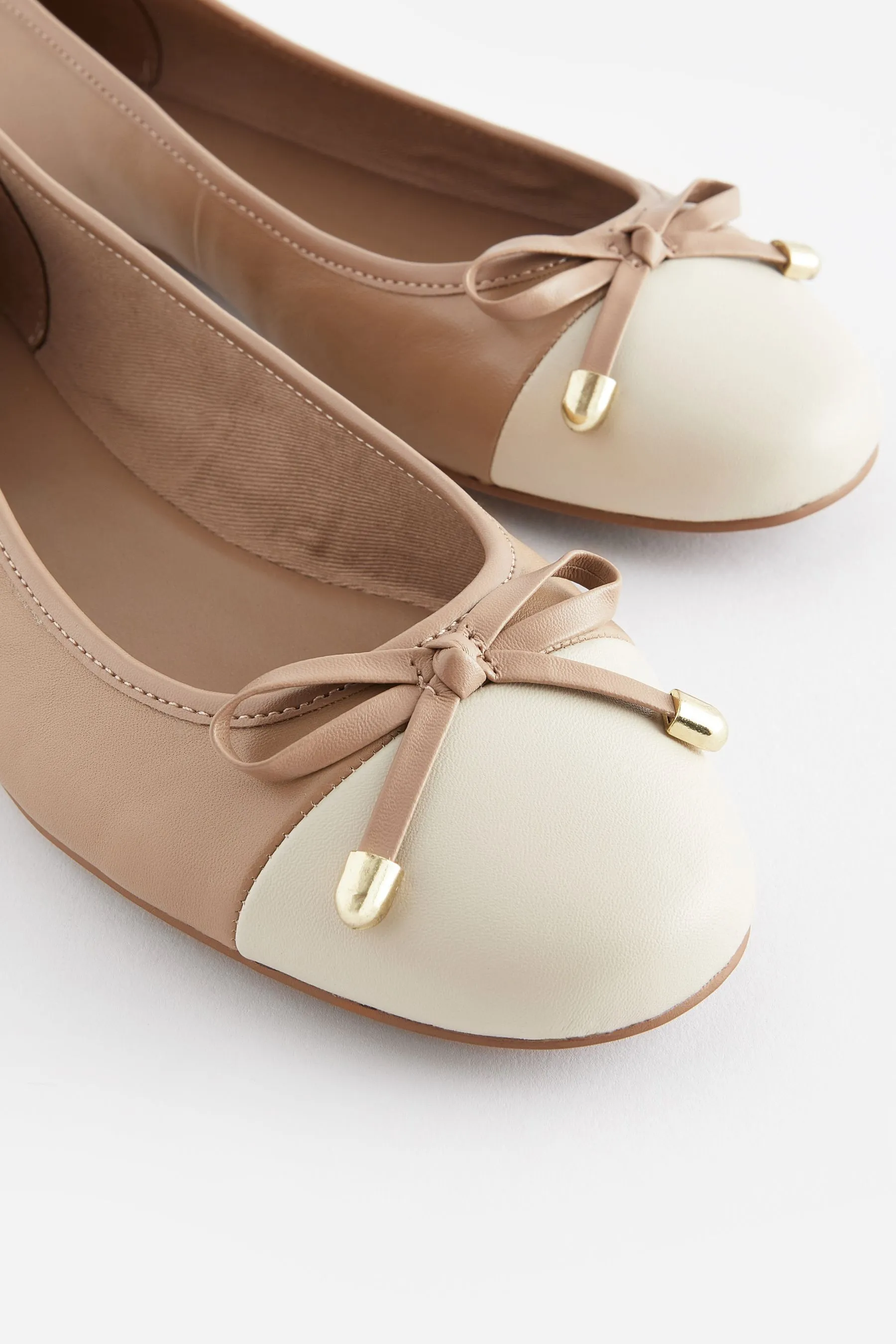 Forever Comfort® Scarpe da ballerina in pelle a punta tonda    