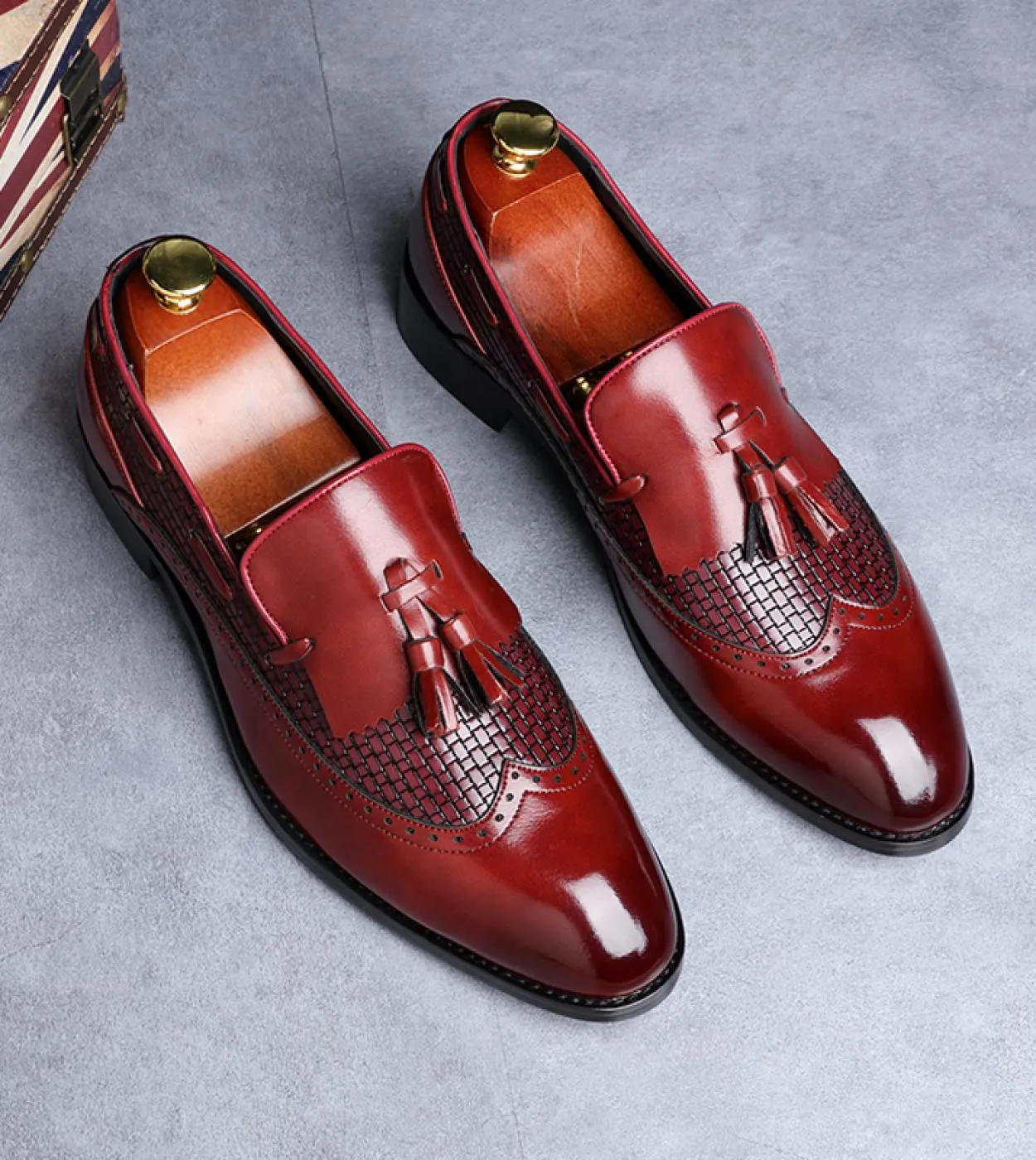 I più nuovi mocassini con nappine da uomo scarpe eleganti italiane mocassino casual per uomo slipon scarpe da festa di nozze sca