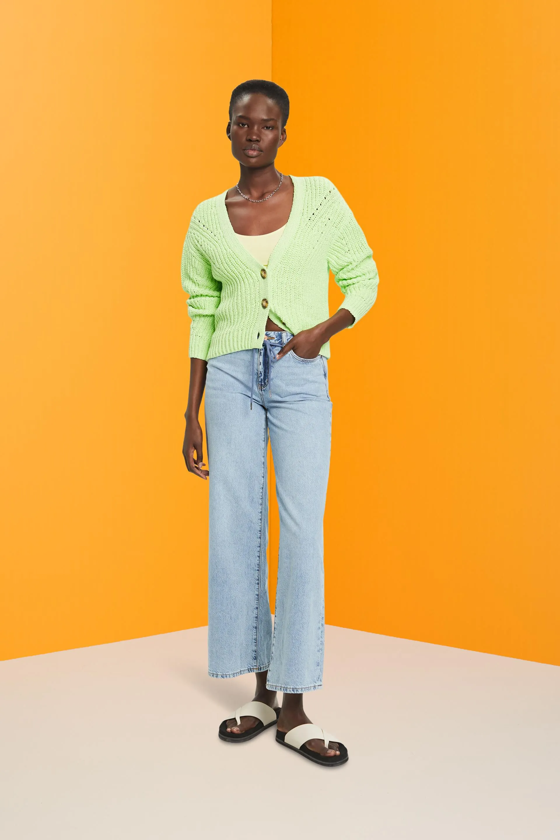 Jeans a gamba larga e vita alta con cintura stile laccio di scarpe