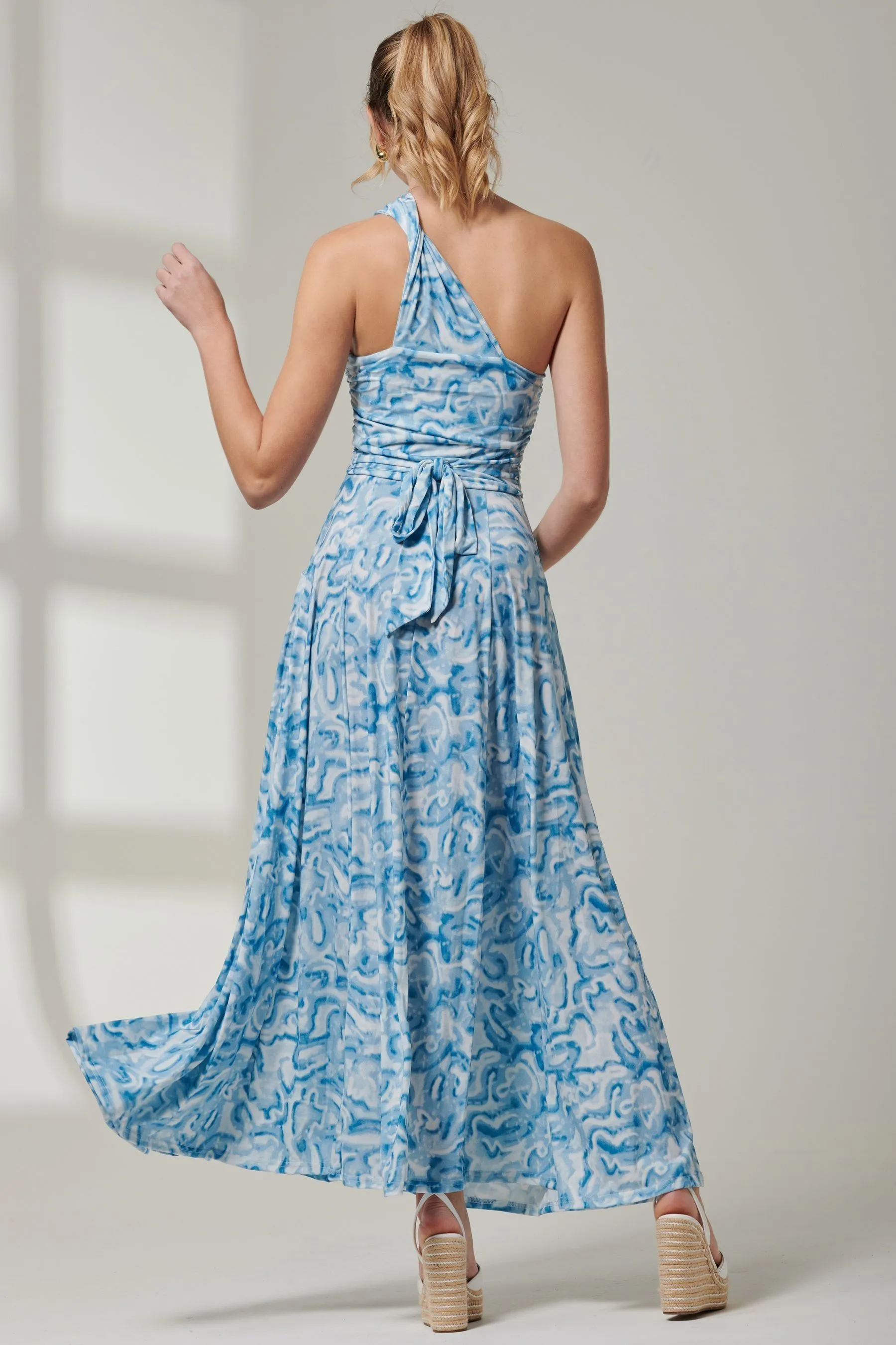 Jolie Moi - Abito maxi in jersey con arricciature e stampa astratta