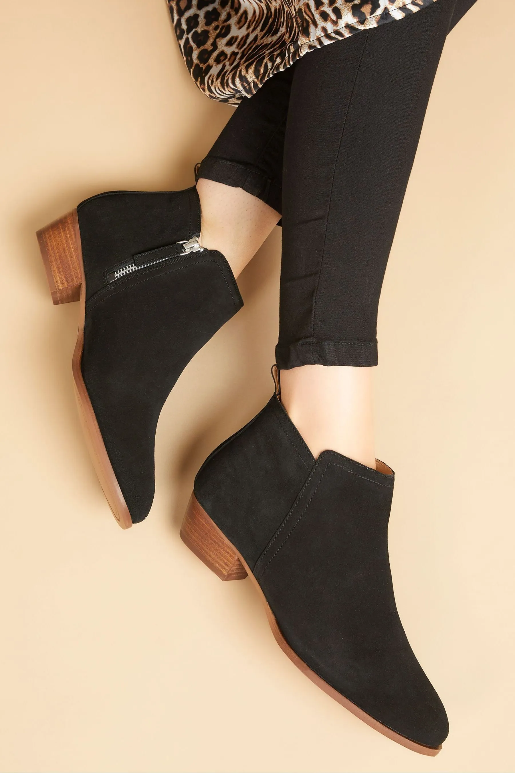 Jones Bootmaker Florie - Nero in pelle con tacco - Stivaletti