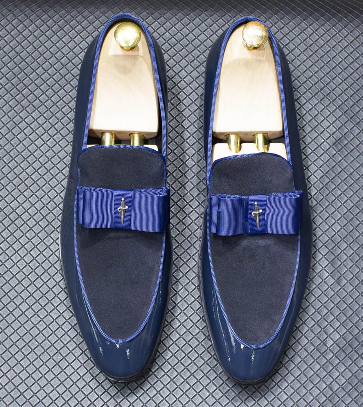 Mocassini da sposa da uomo di lusso Scarpe da cena per feste Mocassino Moda maschile Comodo abito con nappe in pelle scamosciata