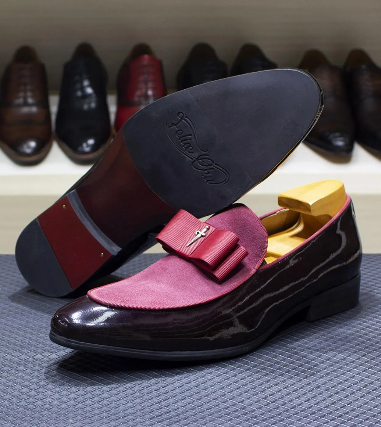 Mocassini da sposa da uomo di lusso Scarpe da cena per feste Mocassino Moda maschile Comodo abito con nappe in pelle scamosciata