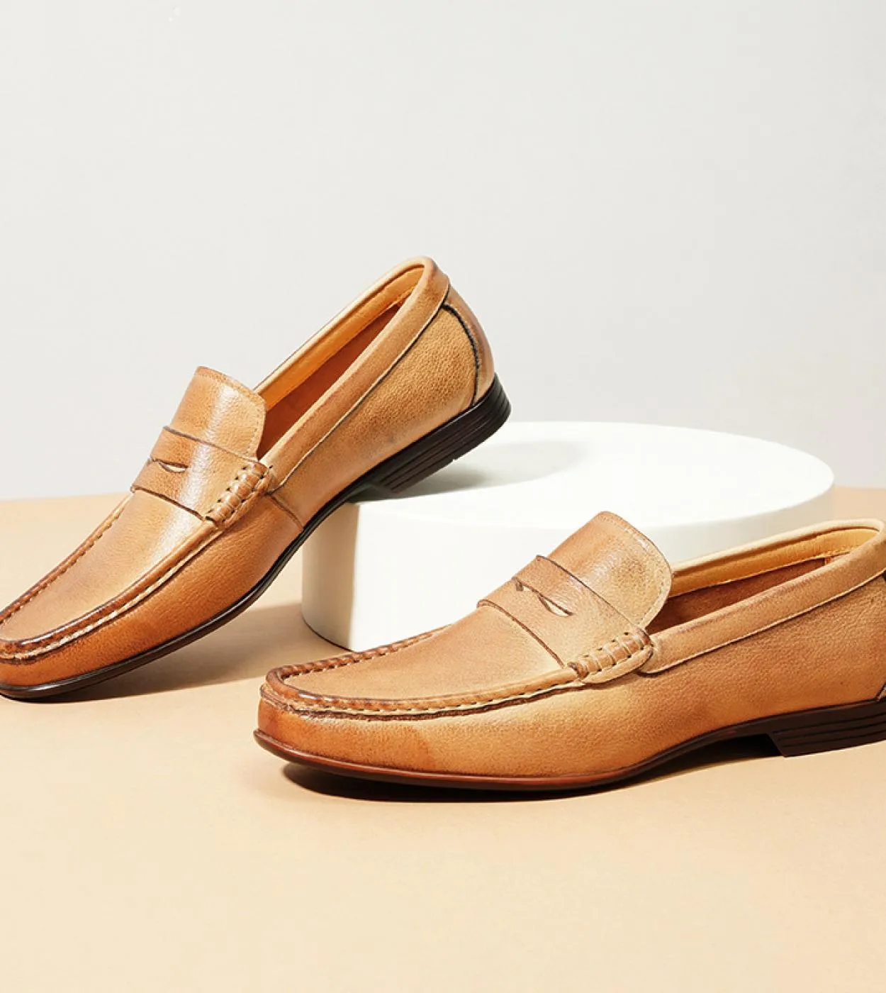Mocassini da uomo di lusso Scarpe eleganti in vera pelle 2023 Estate Nuovo stile Designer Scarpe casual in pelle morbida da spos