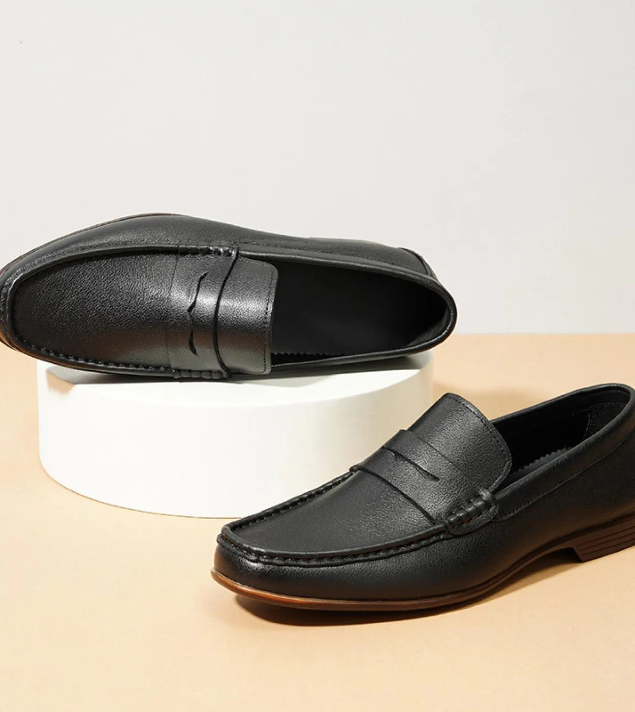 Mocassini da uomo di lusso Scarpe eleganti in vera pelle 2023 Estate Nuovo stile Designer Scarpe casual in pelle morbida da spos