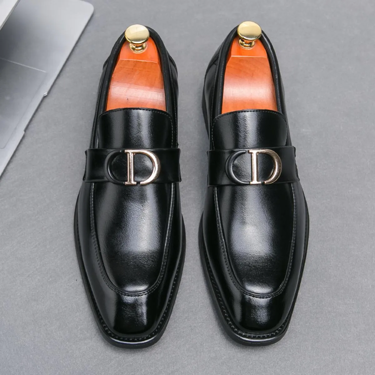 Mocassini da uomo neri in pelle PU con punta quadrata Slipon Business Scarpe formali da uomo Scarpe eleganti fatte a mano Taglia