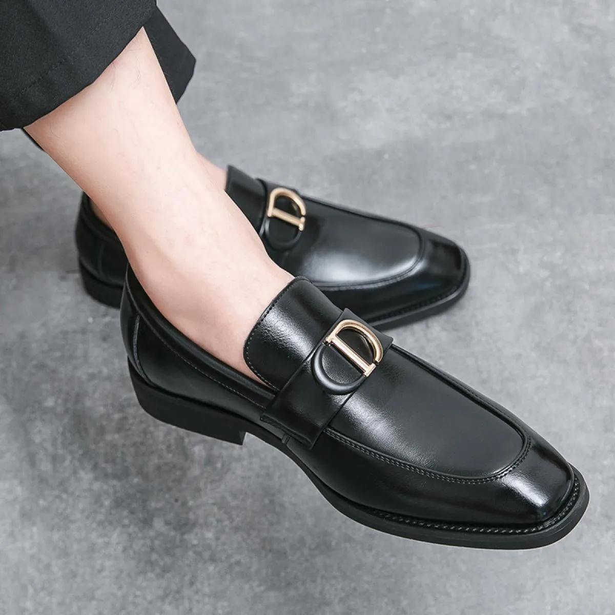 Mocassini da uomo neri in pelle PU con punta quadrata Slipon Business Scarpe formali da uomo Scarpe eleganti fatte a mano Taglia