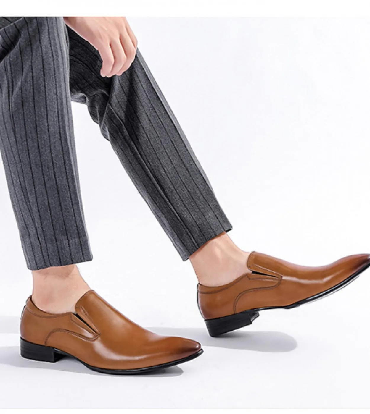 Mocassini eleganti da uomo di marca 2023 Nuovo stile Qualità Vera pelle Moda primavera Slip On Oxford Scarpe da sposa da lavoro