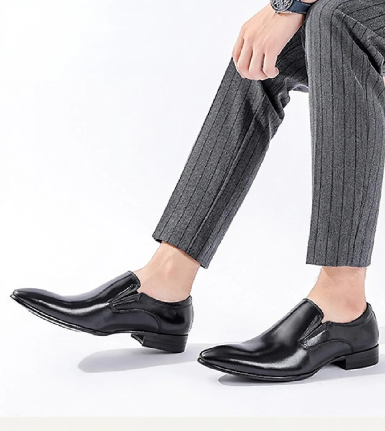Mocassini eleganti da uomo di marca 2023 Nuovo stile Qualità Vera pelle Moda primavera Slip On Oxford Scarpe da sposa da lavoro
