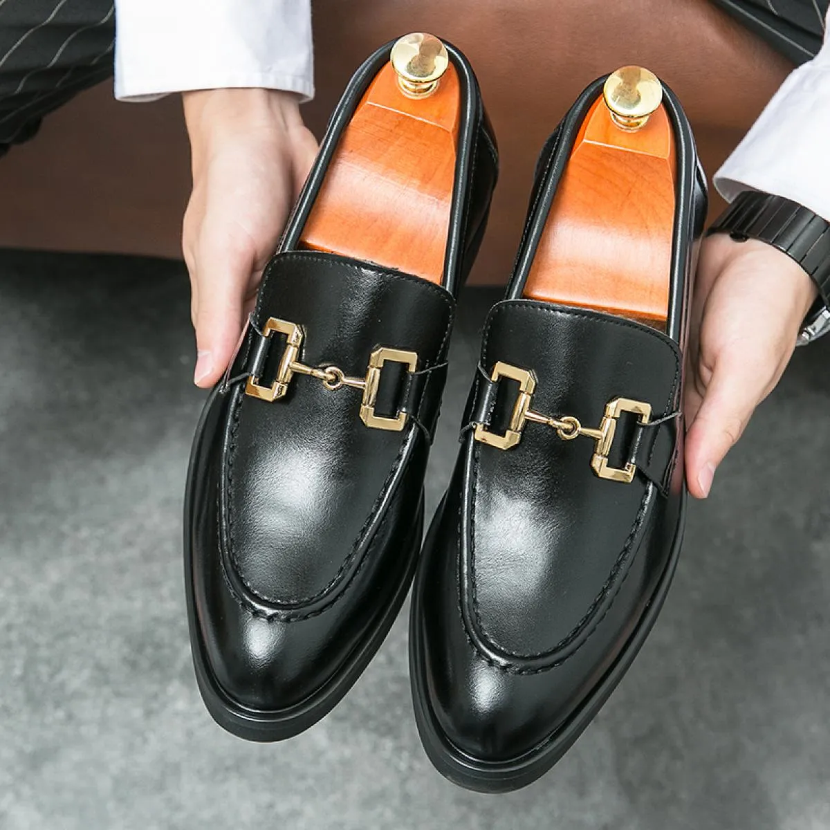 Mocassini neri da uomo marroni con punta tonda slip on primavera/autunno scarpe da uomo formali da lavoro taglia 38 46 spedizion