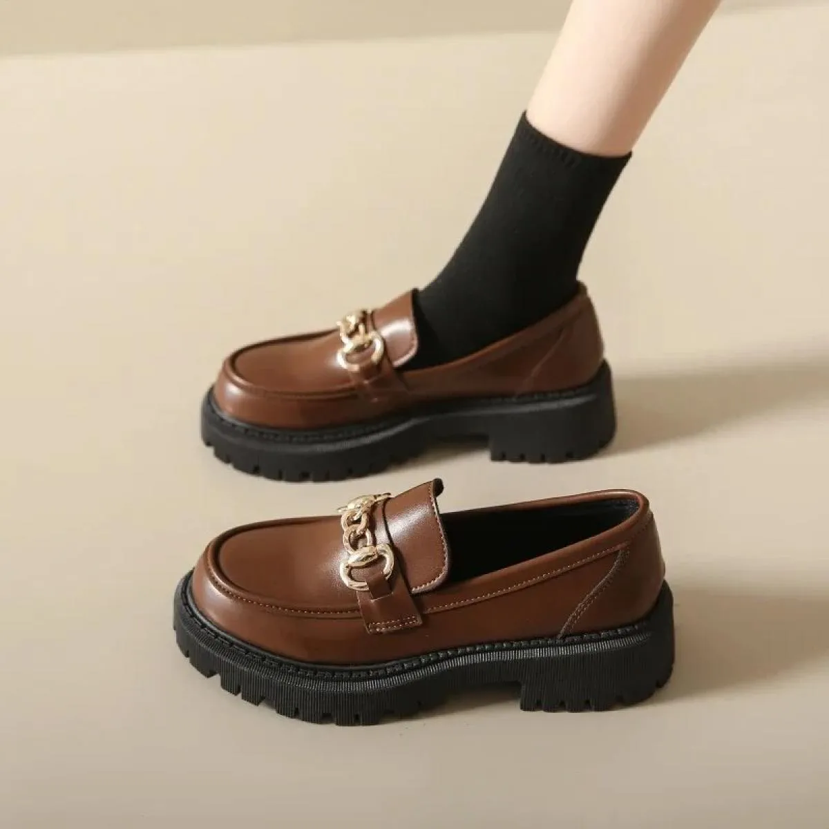 Mocassini robusti da donna in vera pelle di mucca scarpe con plateau punta tonda catena di metallo slip on appartamenti da donna