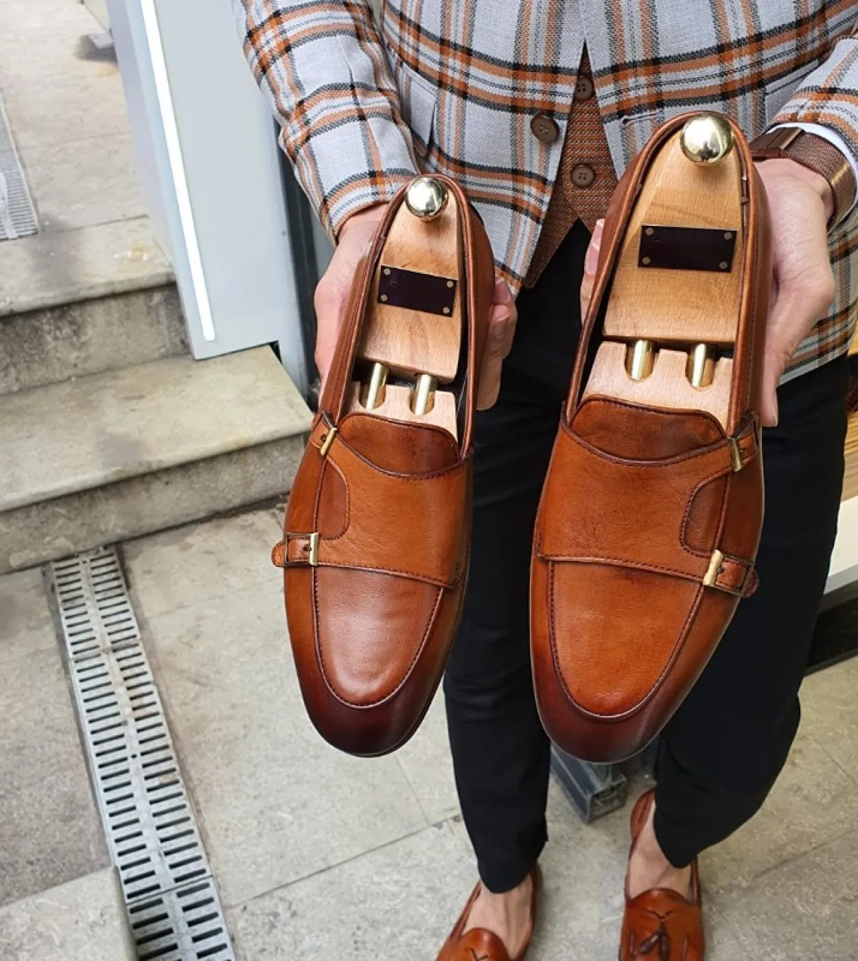 Mocassini Scarpe da uomo Pu Tinta unita Moda Business Casual Festa di nozze Punta tonda Monk Doppia fibbia Scarpe eleganti class