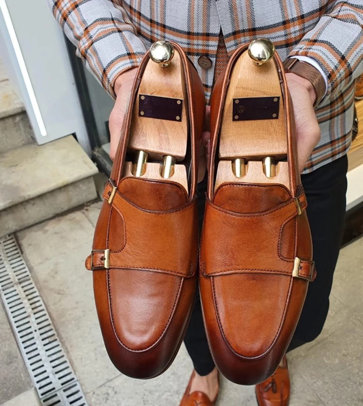 Mocassini Scarpe da uomo Pu Tinta unita Moda Business Casual Festa di nozze Punta tonda Monk Doppia fibbia Scarpe eleganti class