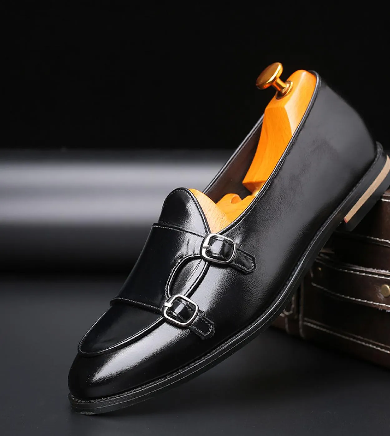 Mocassini Scarpe da uomo Pu Tinta unita Moda Business Casual Festa di nozze Punta tonda Monk Doppia fibbia Scarpe eleganti class