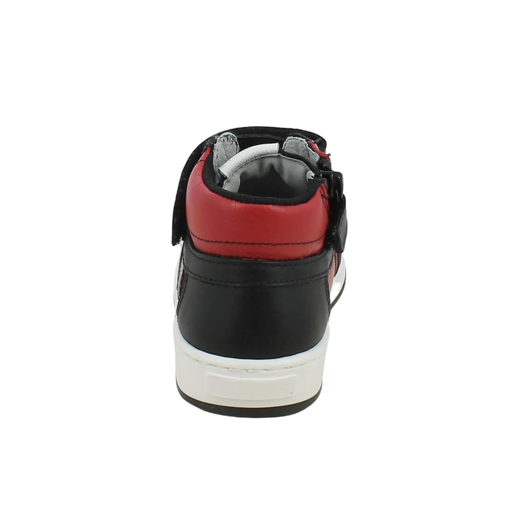 NeroGiardini  Sneaker bicolor con stella e strappo 