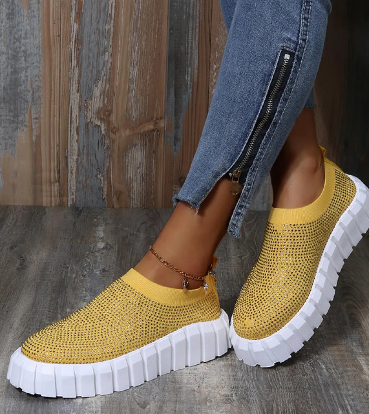 Nuove scarpe da ginnastica con strass Donna 2022 Primavera Comodo tessuto elasticizzato Mocassini da donna Slip On 36 43 Large R