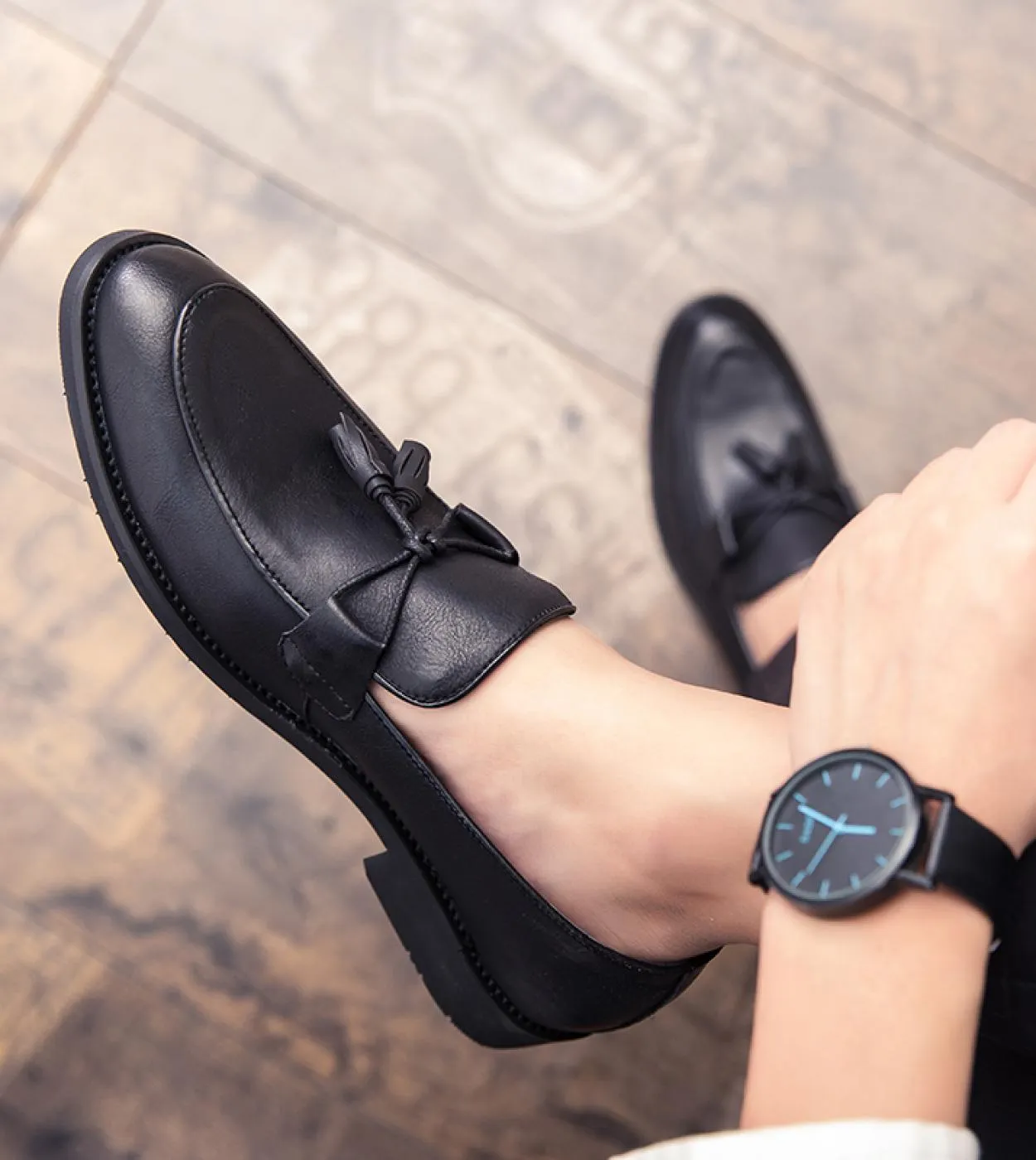 Nuove scarpe da uomo primaverili Scarpe da mocassino Slip on di lusso Mocassini da uomo Scarpe da uomo sociali Tassel Scarpe ele