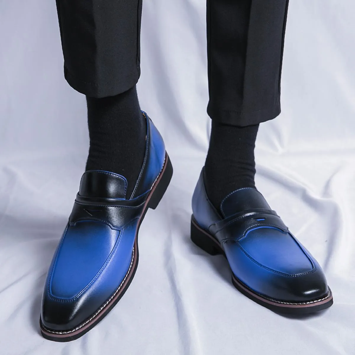 Nuovi mocassini da uomo Business punta quadrata slip on scarpe eleganti da uomo scarpe fatte a mano da uomo con spedizione gratu