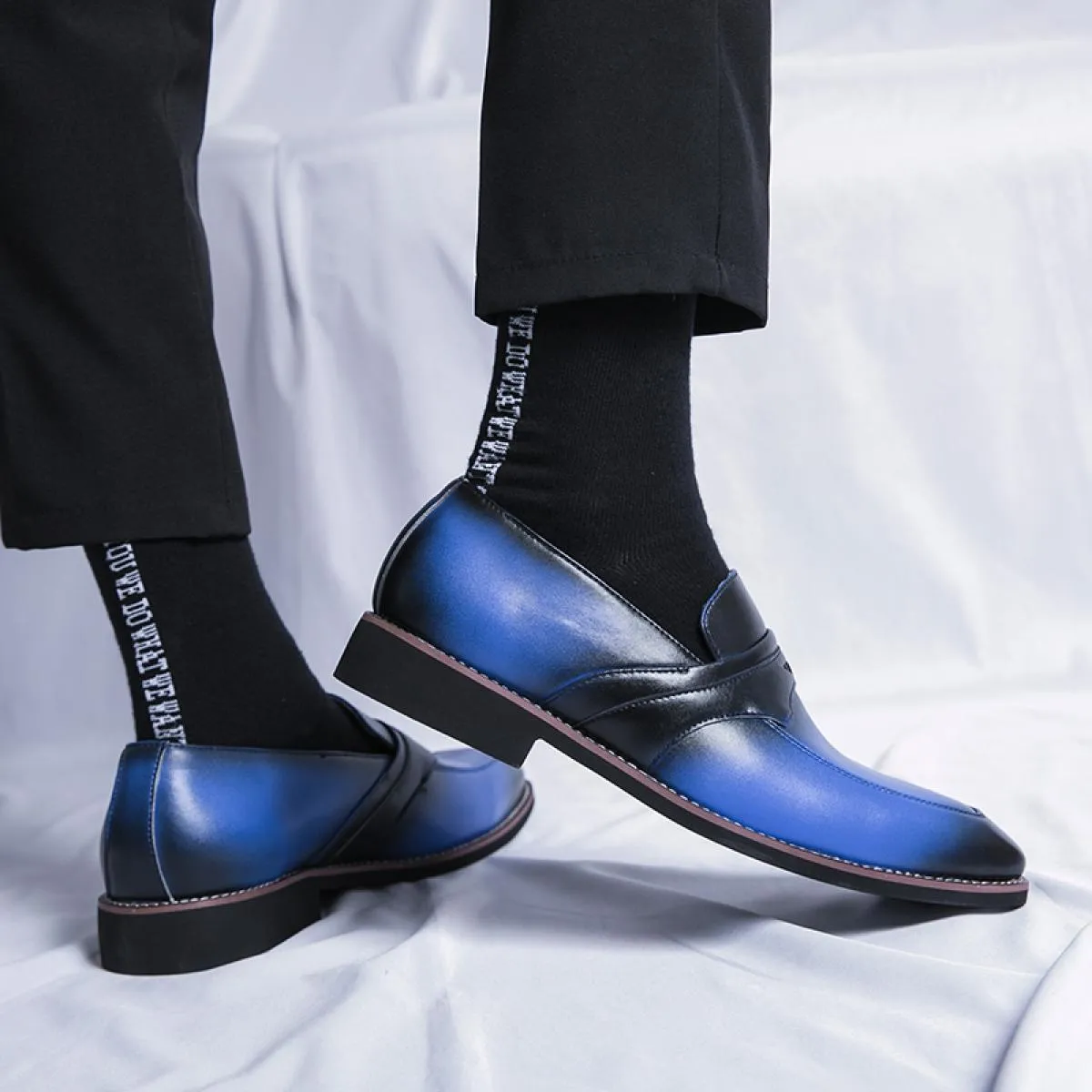 Nuovi mocassini da uomo Business punta quadrata slip on scarpe eleganti da uomo scarpe fatte a mano da uomo con spedizione gratu