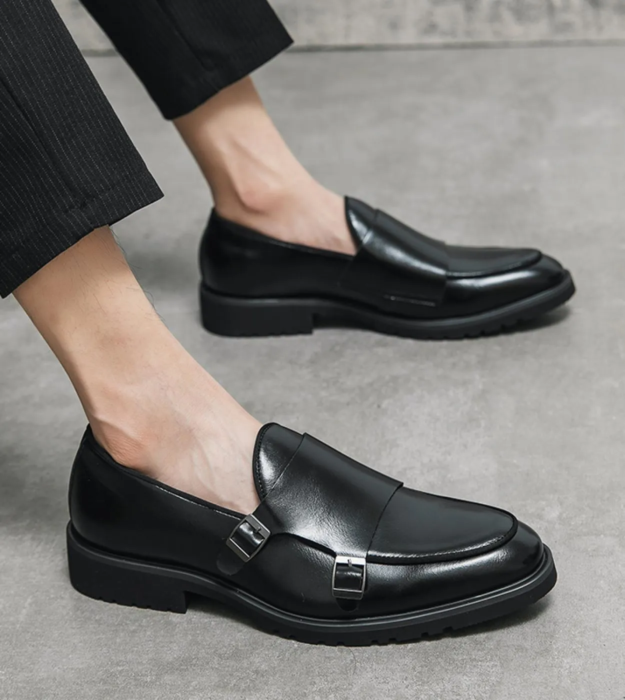 Nuovi mocassini da uomo con doppia fibbia Monk Shoes Black Men Dress Shoes Round Toe Slipon Spedizione gratuita Scarpe da uomo A