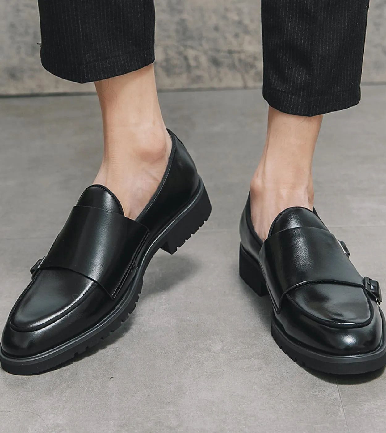 Nuovi mocassini da uomo con doppia fibbia Monk Shoes Black Men Dress Shoes Round Toe Slipon Spedizione gratuita Scarpe da uomo A