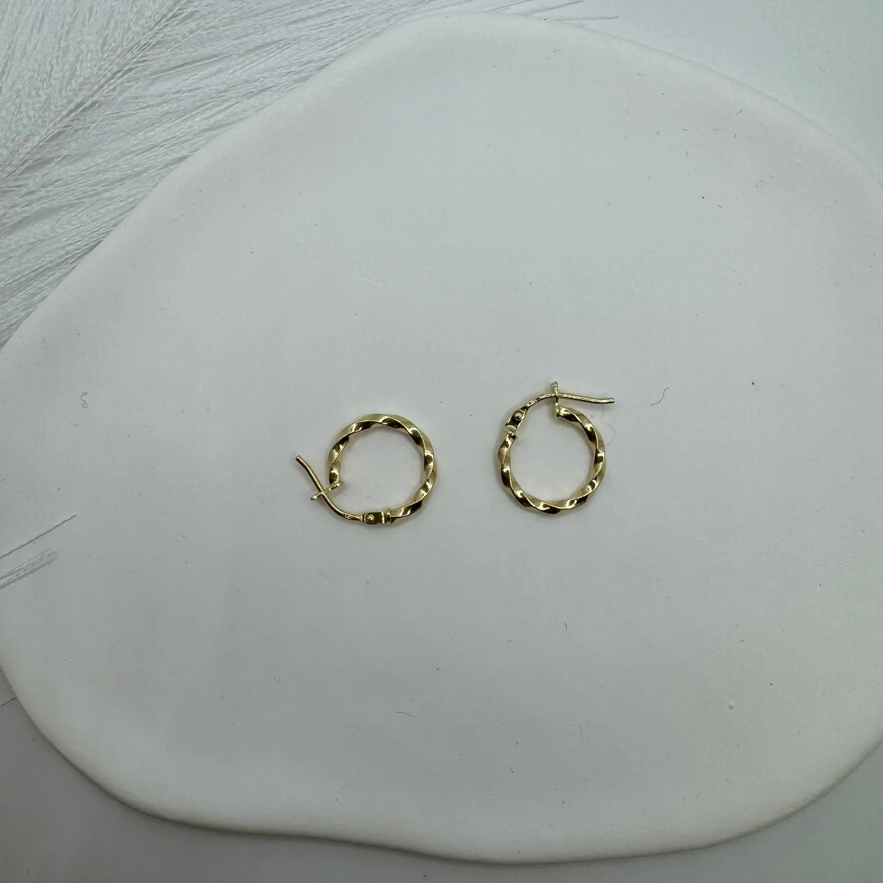 Orecchini cerchio torchon slim oro