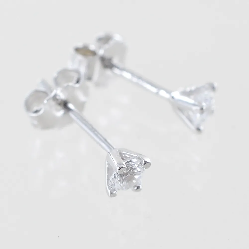 Orecchini Punto luce in oro bianco con zircone 3.00 mm
