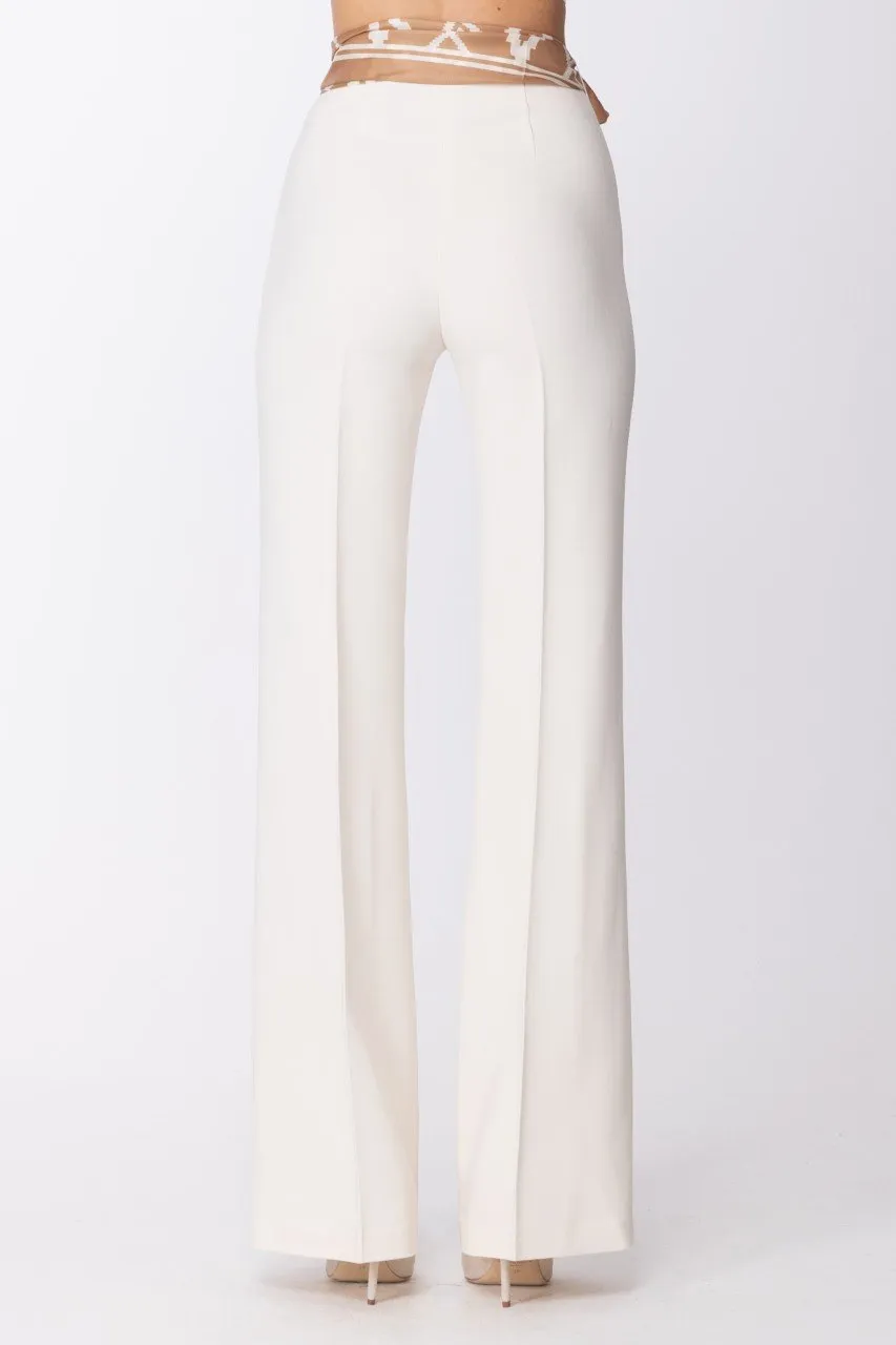 Pantalone a zampa con cintura foulard Burro