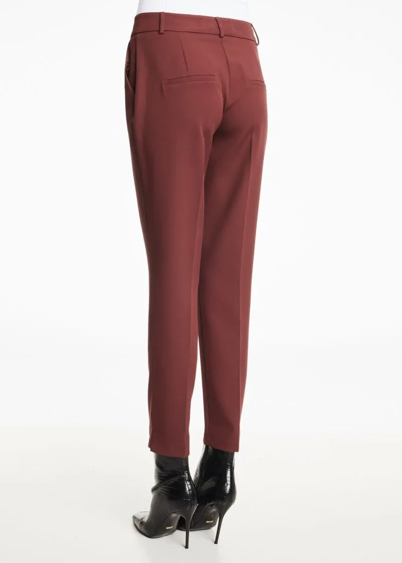 Pantaloni con piega stirata