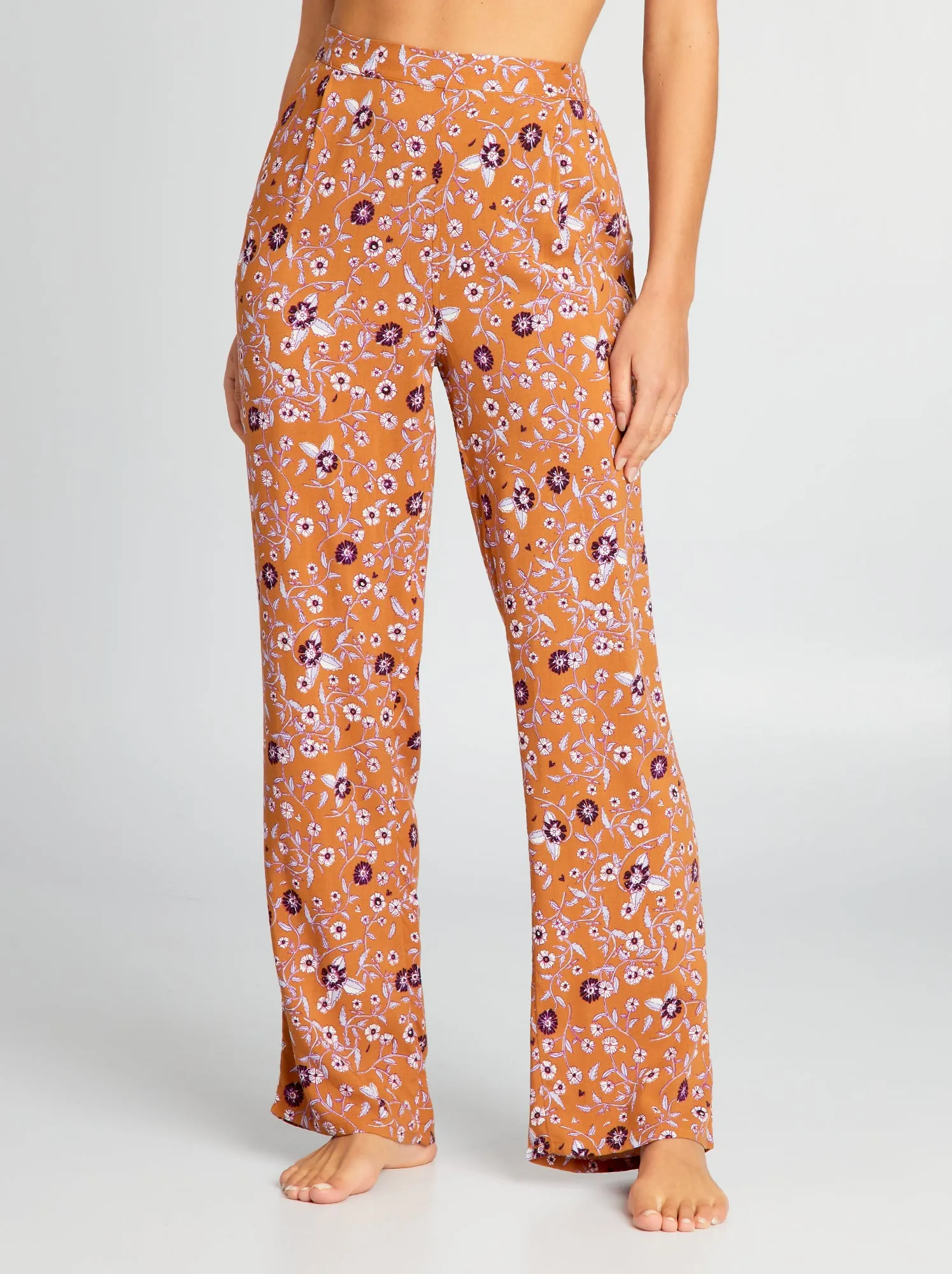 Pantaloni del pigiama larghi con stampa - MARRONE