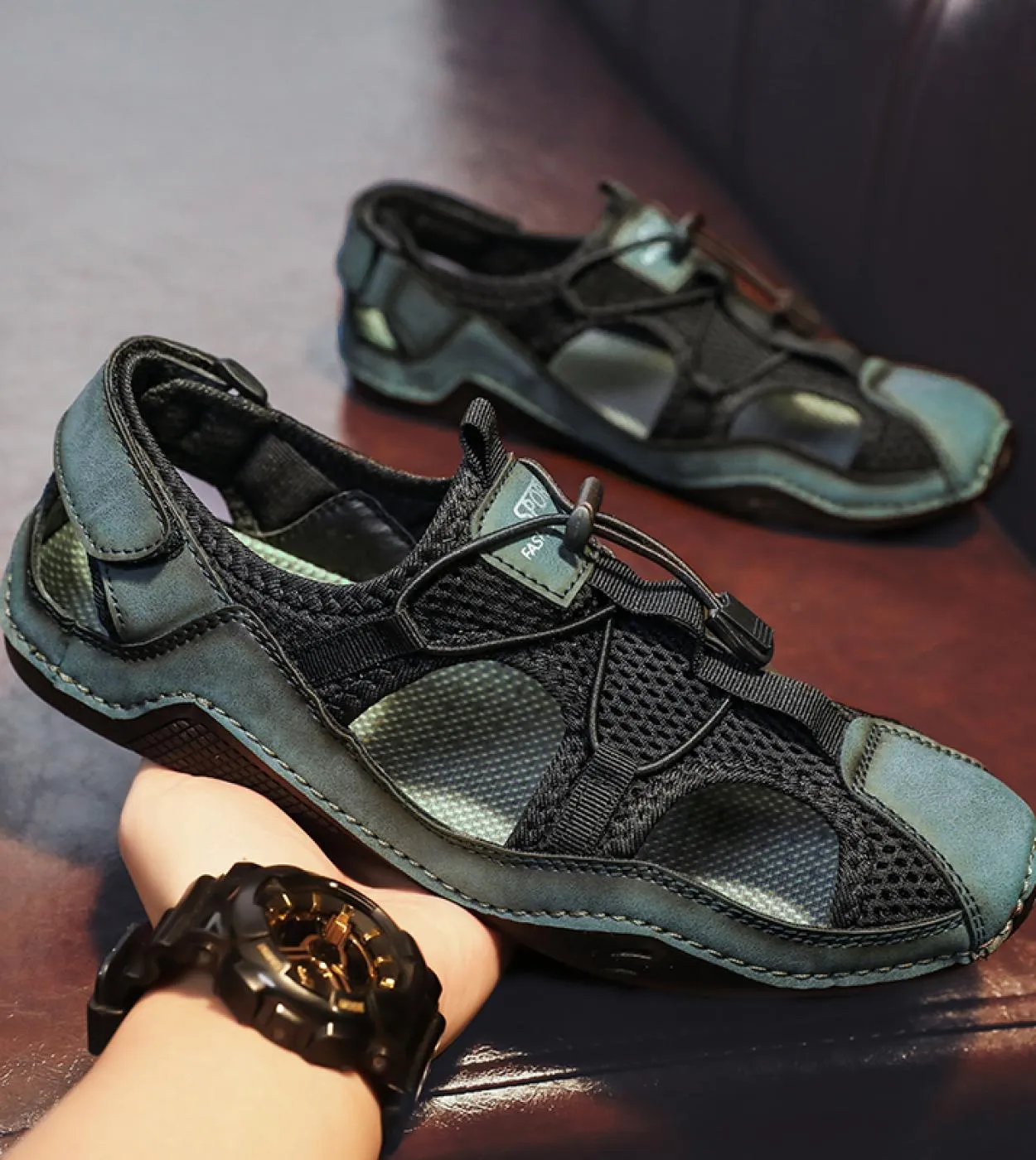 Sandali da uomo in mesh traspirante Scarpe estive da uomo Sneakers Mocassini in pelle Pantofole da uomo fatte a mano Sandalo rom
