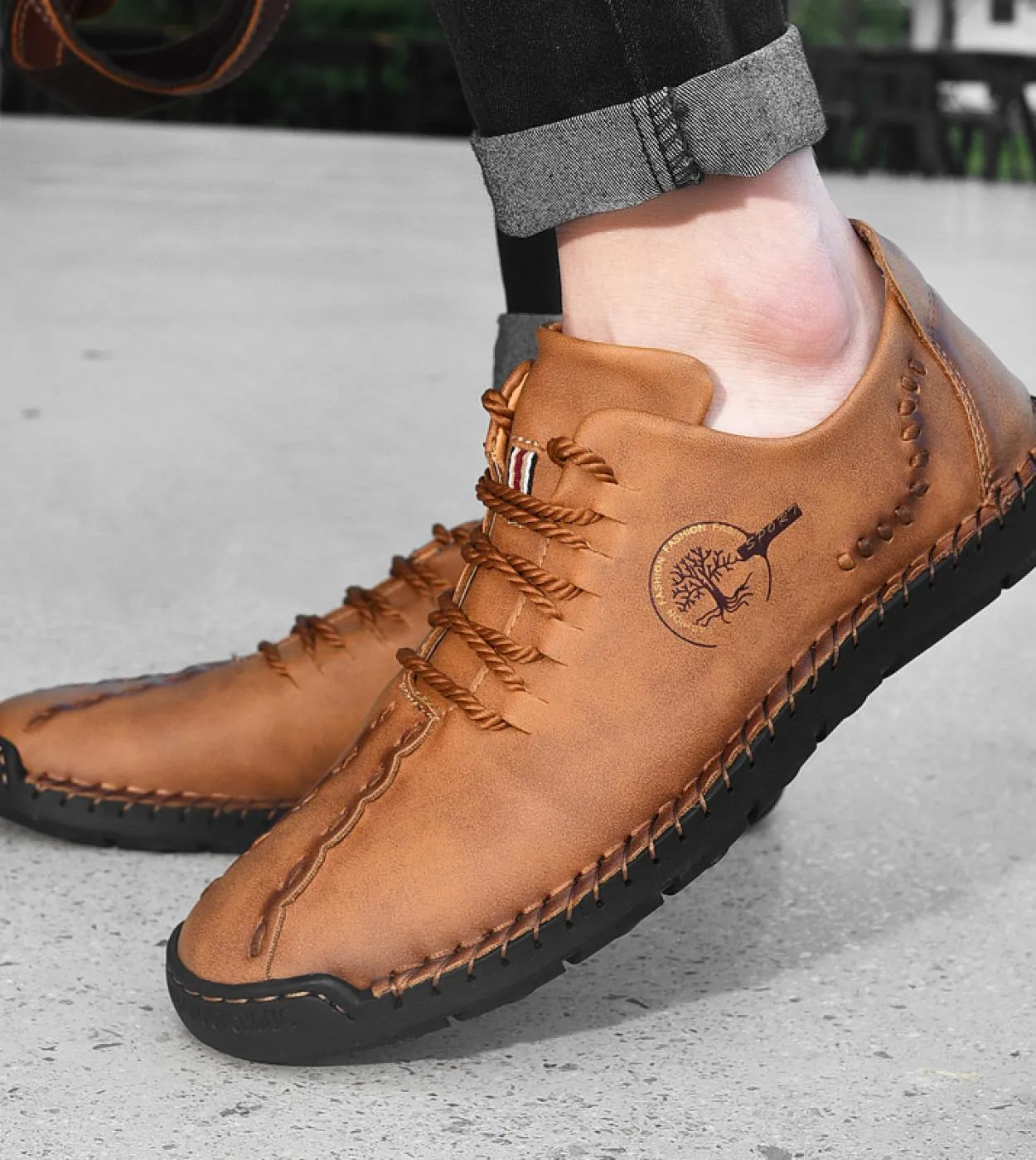 Scarpe casual da uomo in pelle fatte a mano Fashion New Mocassino Driving Shoes Lace Up Flats Mocassini da uomo Zapatillas Hombr