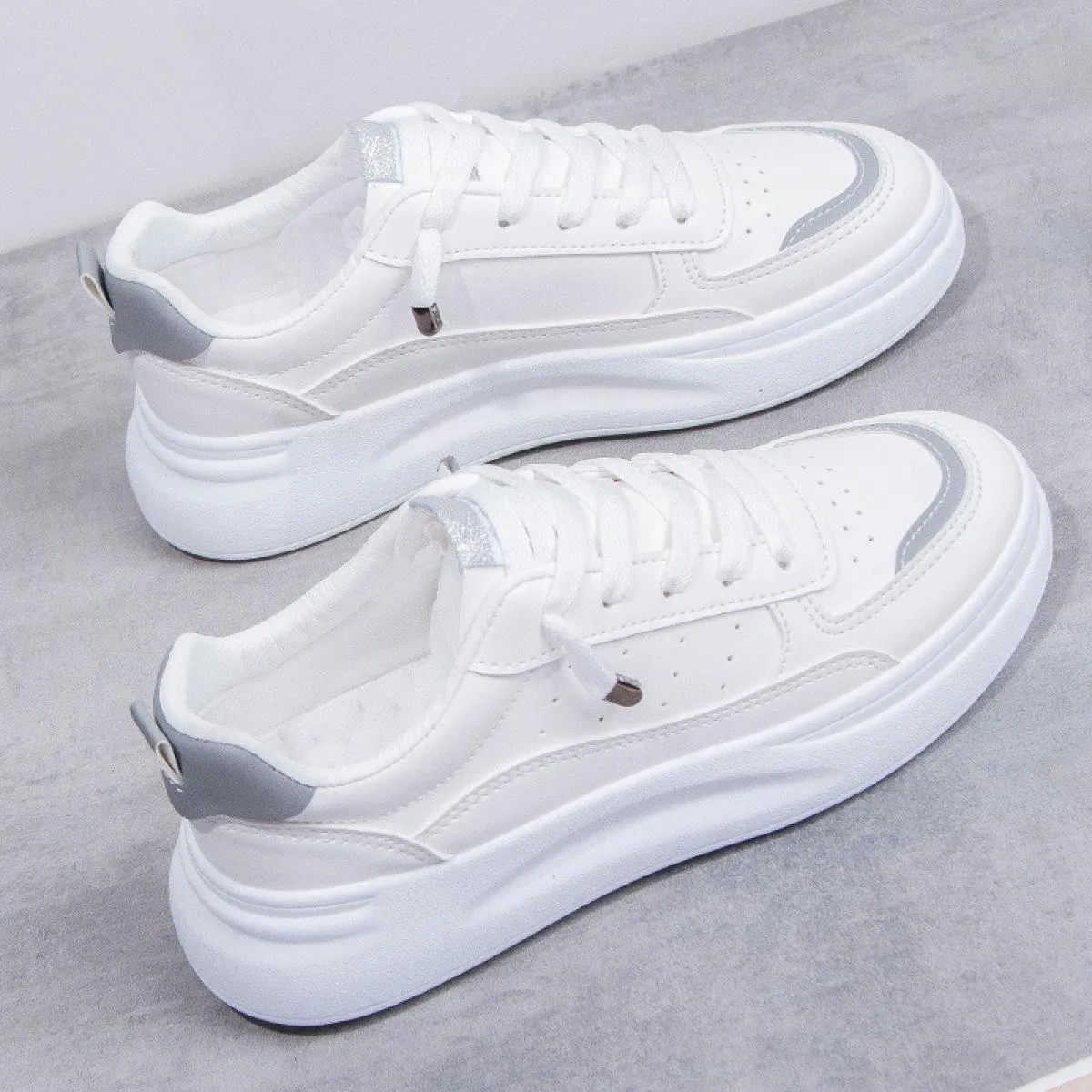 Scarpe da ginnastica bianche da donna Scarpe con plateau in PU Scarpe in PU Mocassini Sneakers da donna Scarpe vulcanizzate da d