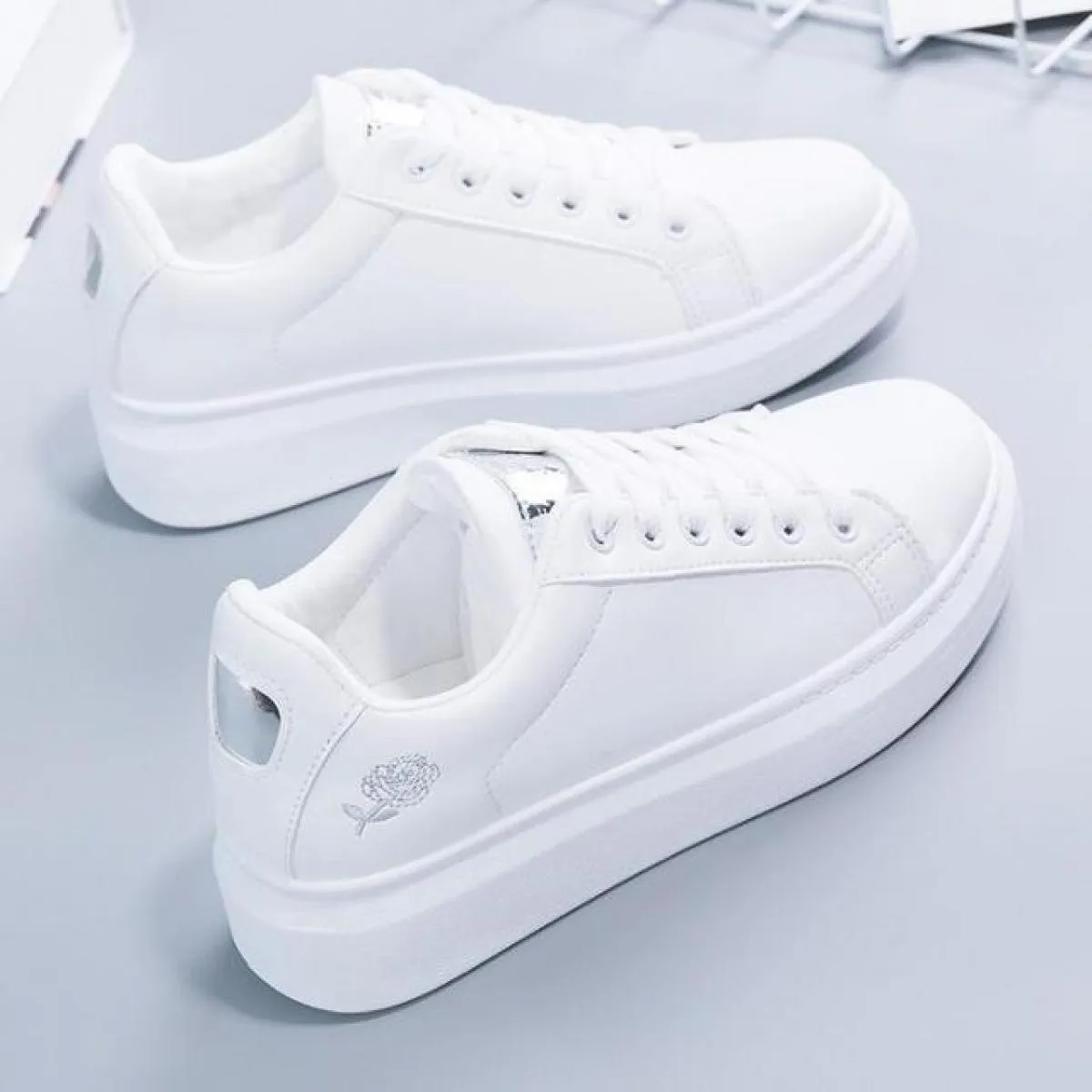 Scarpe da ginnastica bianche da donna Scarpe con plateau in PU Scarpe in PU Mocassini Sneakers da donna Scarpe vulcanizzate da d