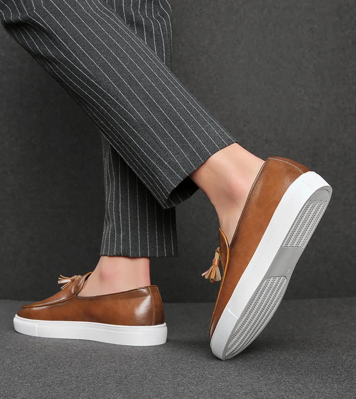 Scarpe da lavoro in pelle di marca di lusso Mocassini Scarpe da uomo Moda Business Casual Festa di nozze Frangia classica Gentil