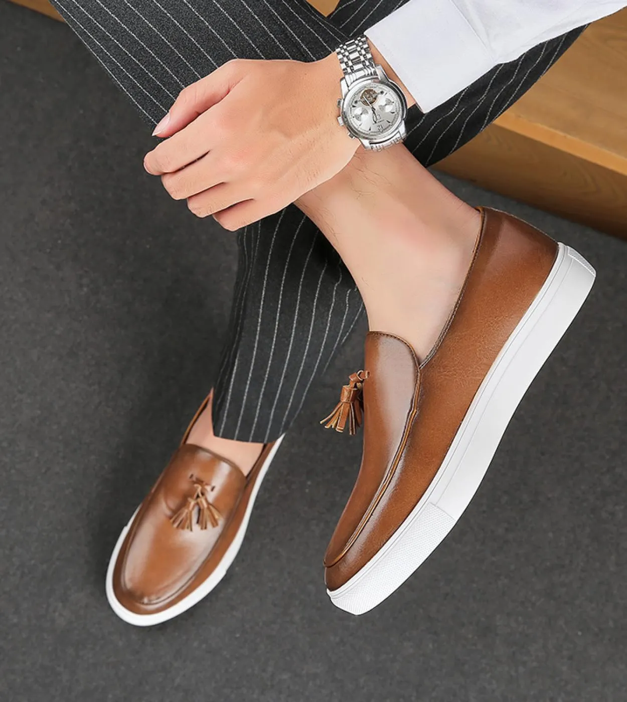 Scarpe da lavoro in pelle di marca di lusso Mocassini Scarpe da uomo Moda Business Casual Festa di nozze Frangia classica Gentil