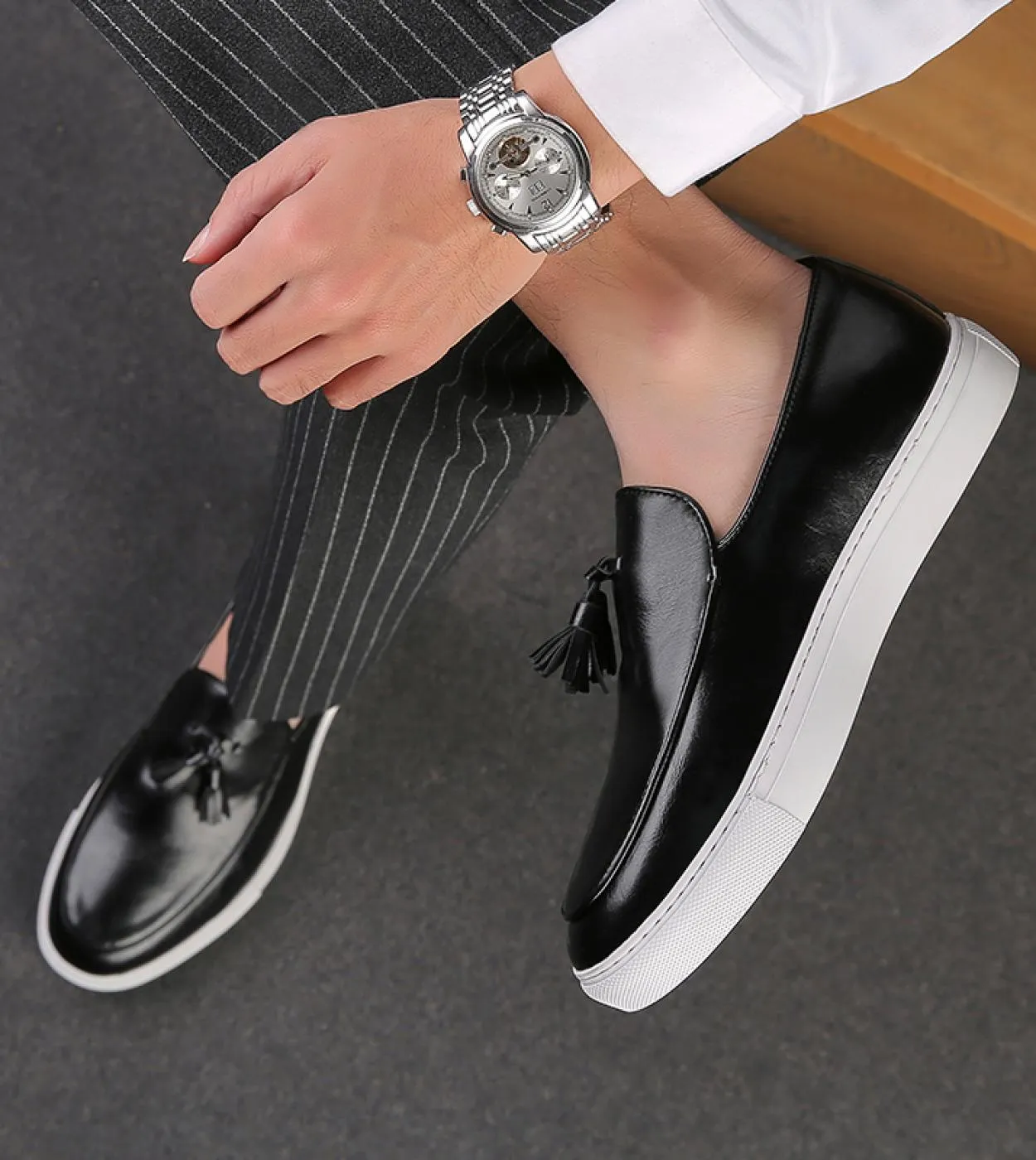 Scarpe da lavoro in pelle di marca di lusso Mocassini Scarpe da uomo Moda Business Casual Festa di nozze Frangia classica Gentil