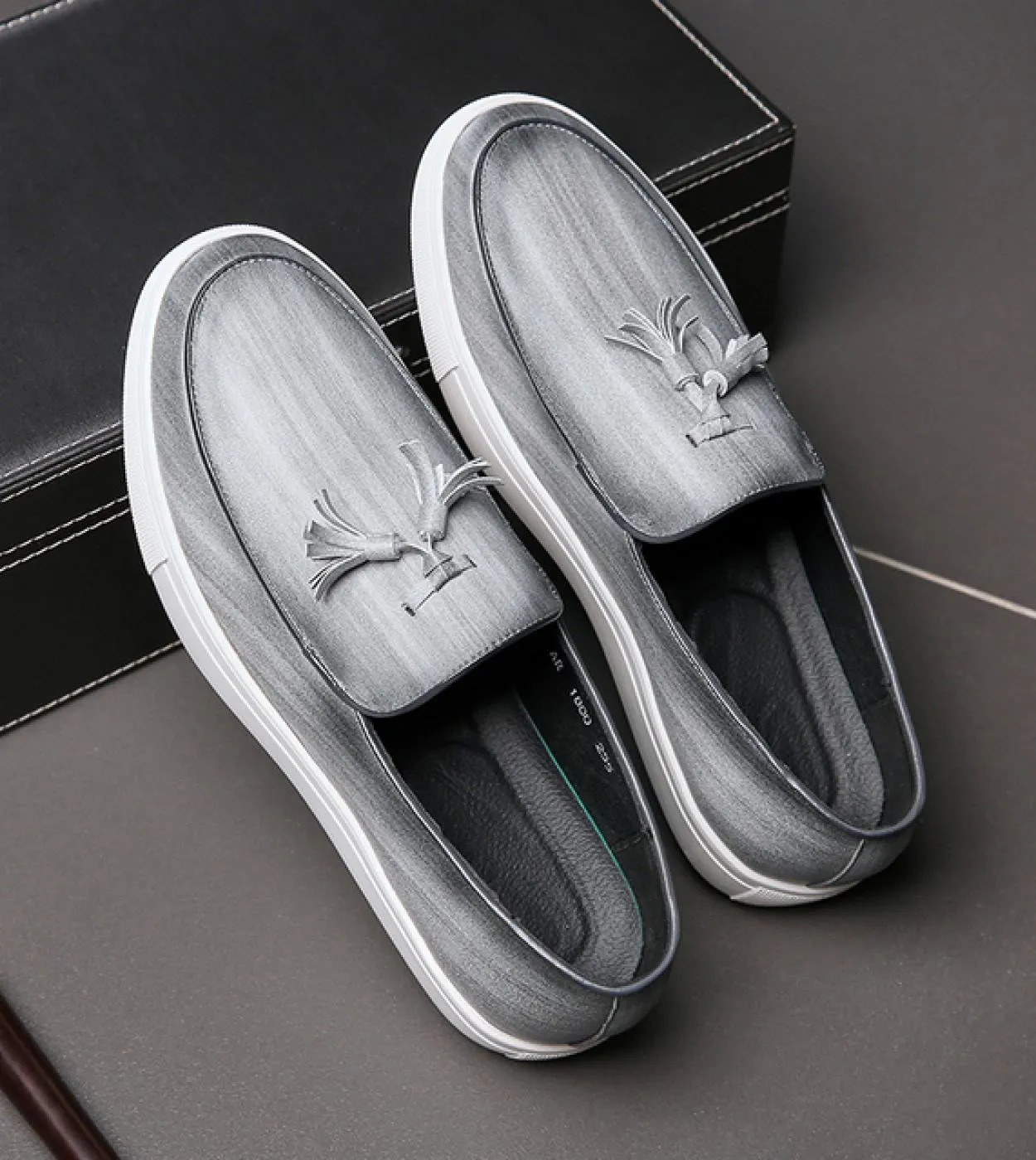 Scarpe da lavoro in pelle di marca di lusso Mocassini Scarpe da uomo Moda Business Casual Festa di nozze Frangia classica Gentil