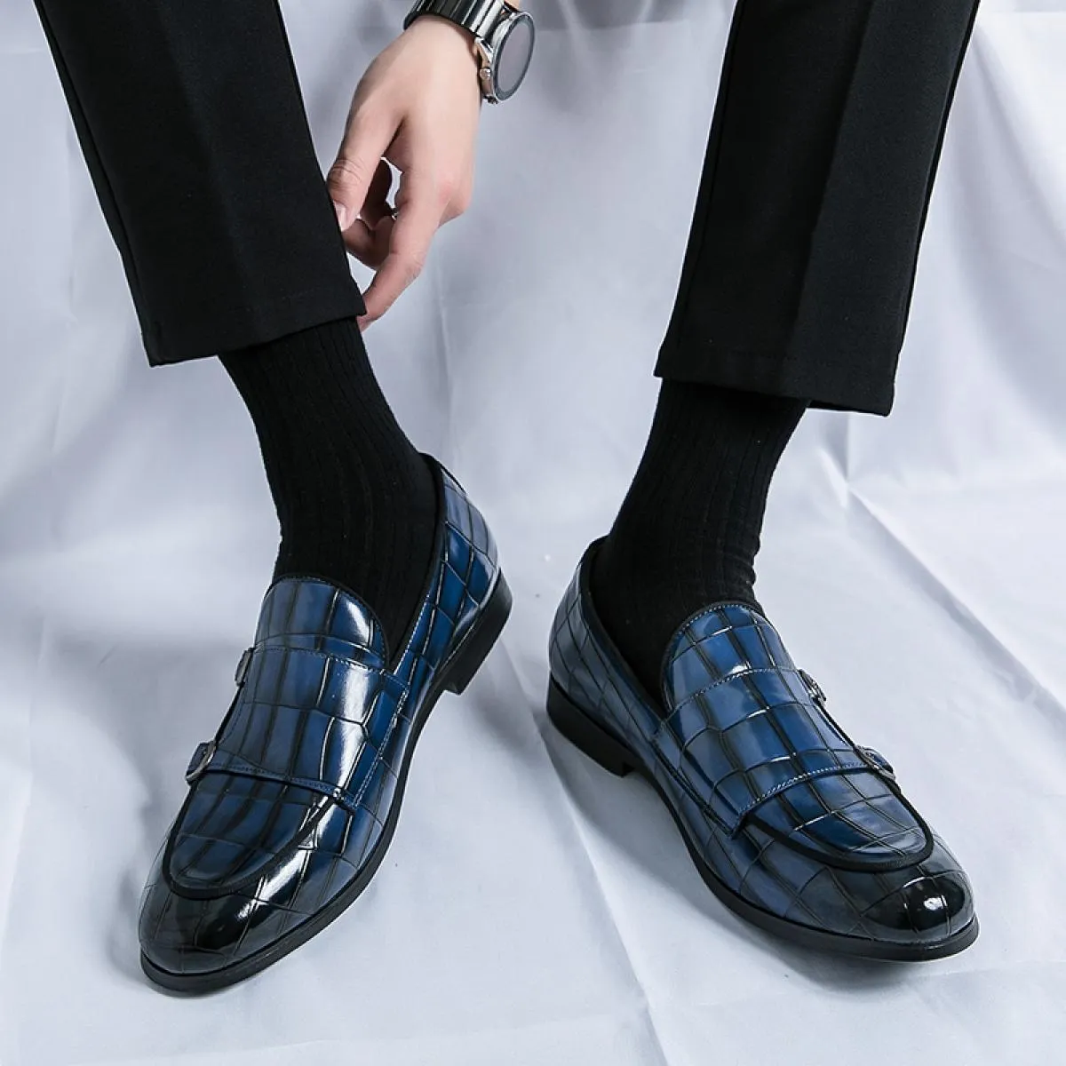 Scarpe da monaco da uomo modello in pietra Pu con fibbia decorazione tinta unita tacco basso moda mocassini formali da lavoro tr