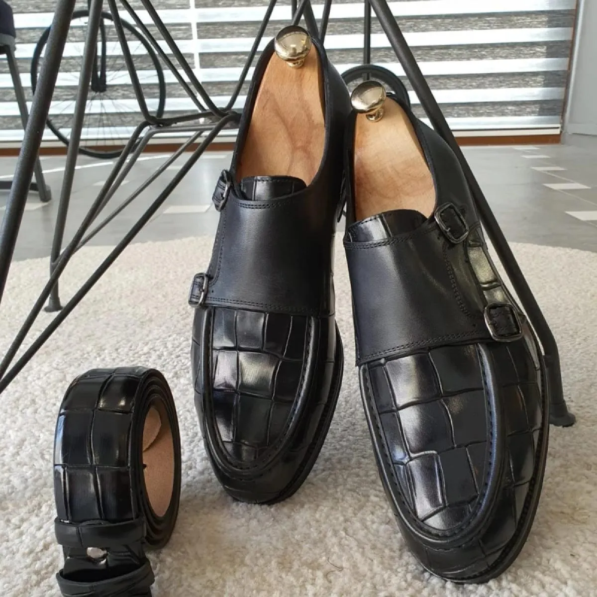 Scarpe formali da uomo nere Mocassini neri Slip On Punta tonda Scarpe da monaco con doppia fibbia da uomo con spedizione gratuit