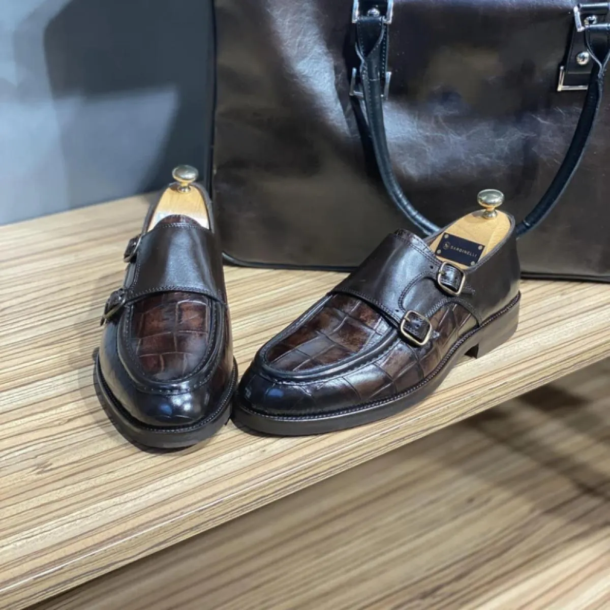 Scarpe formali da uomo nere Mocassini neri Slip On Punta tonda Scarpe da monaco con doppia fibbia da uomo con spedizione gratuit