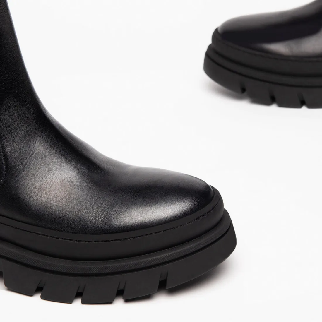 Stivaletto Chelsea da donna NeroGiardini in pelle nera
