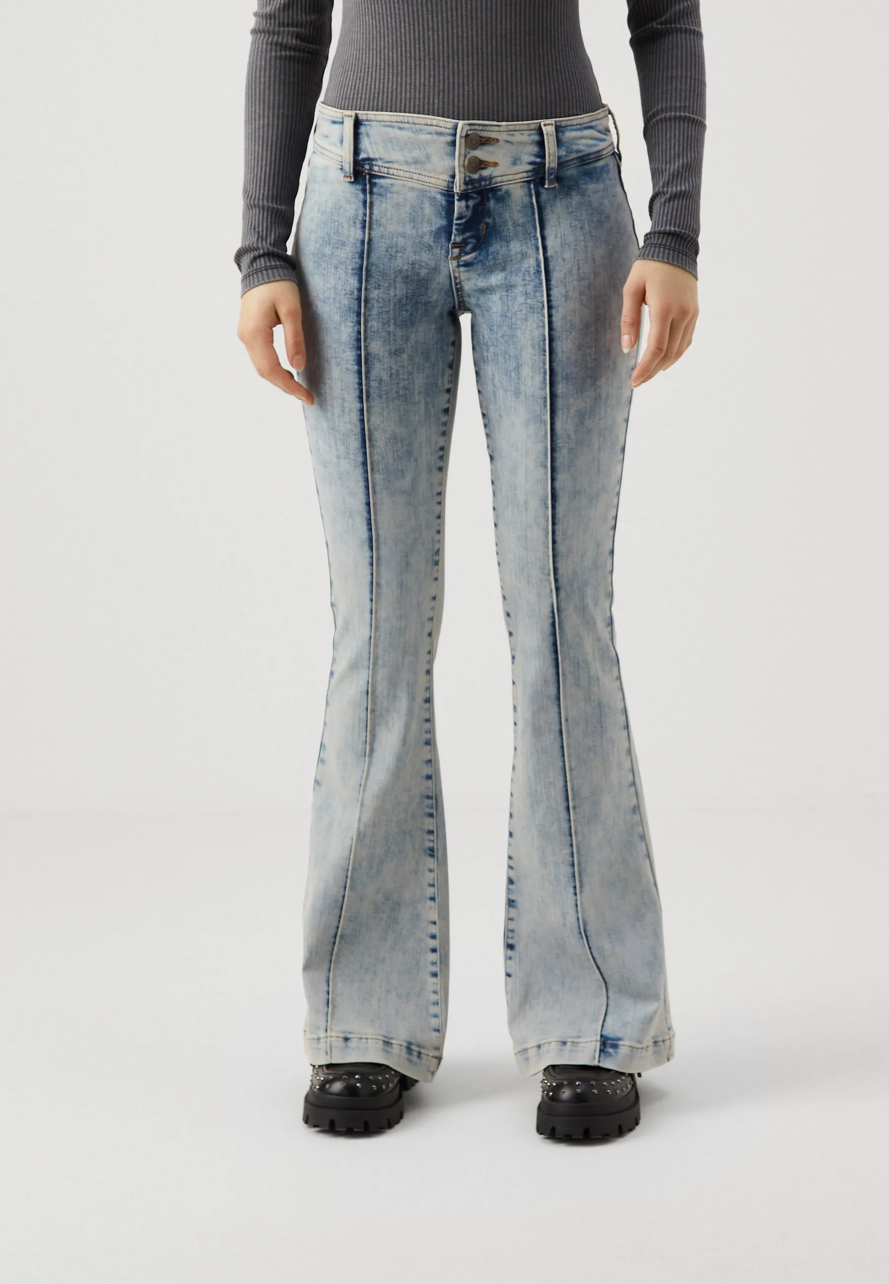 Y2K POWER STRETCH KICK FLARE - Jeans a zampa